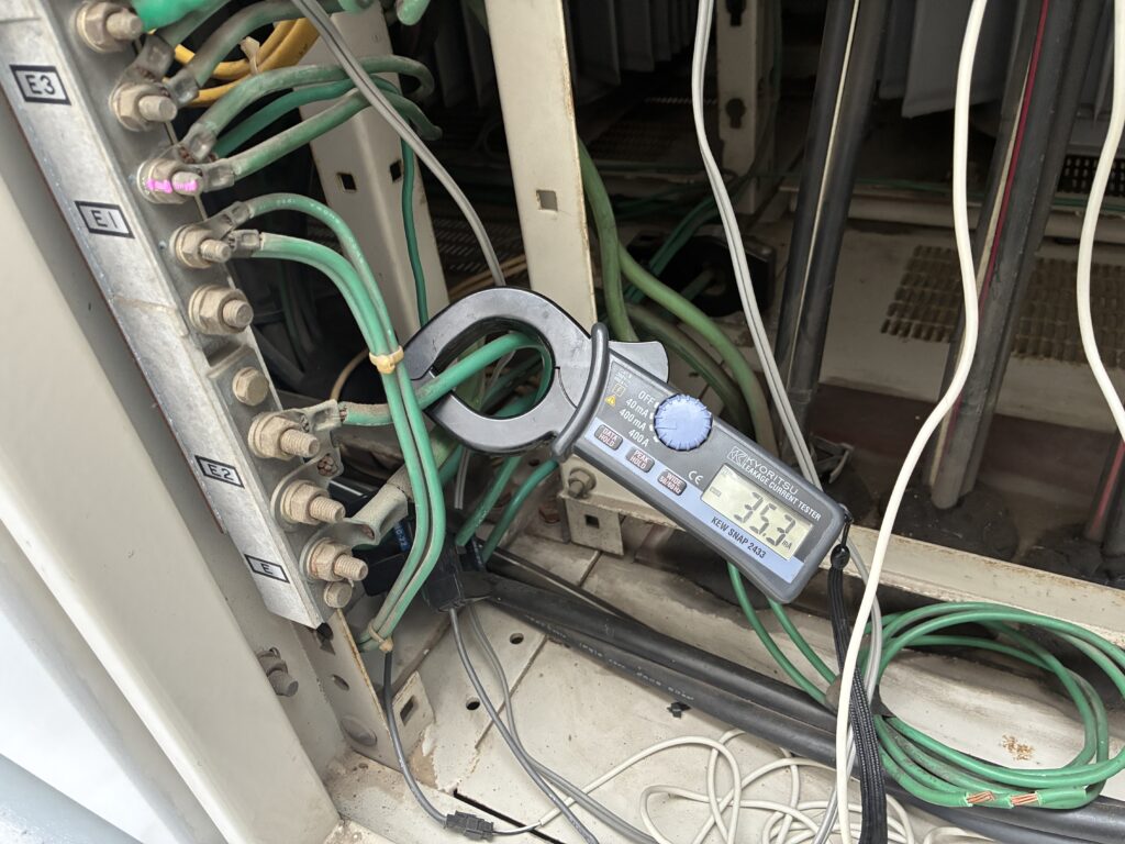 B種接地線で漏れ電流の測定