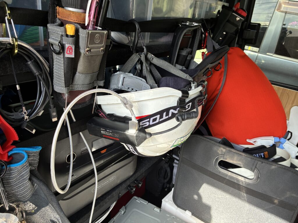 車内で充電中