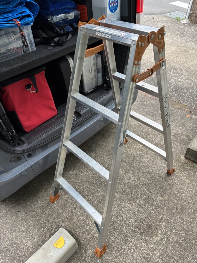 脚立を立てた状態